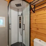 샬레 Loree Biron