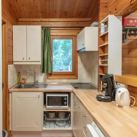 シャレー Loree Biron